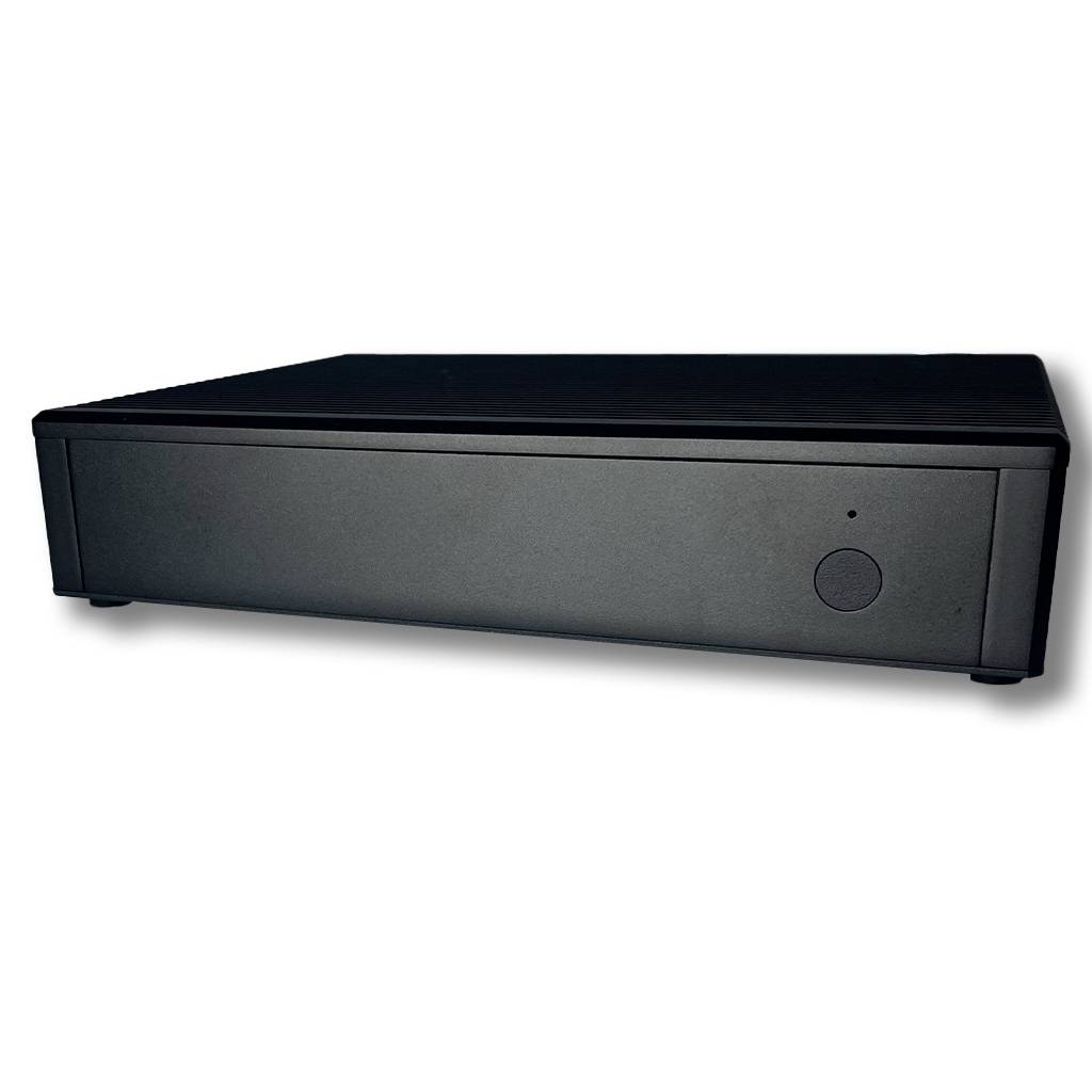 sonicTransporter i7 (Gen 4) fanless music server, front view